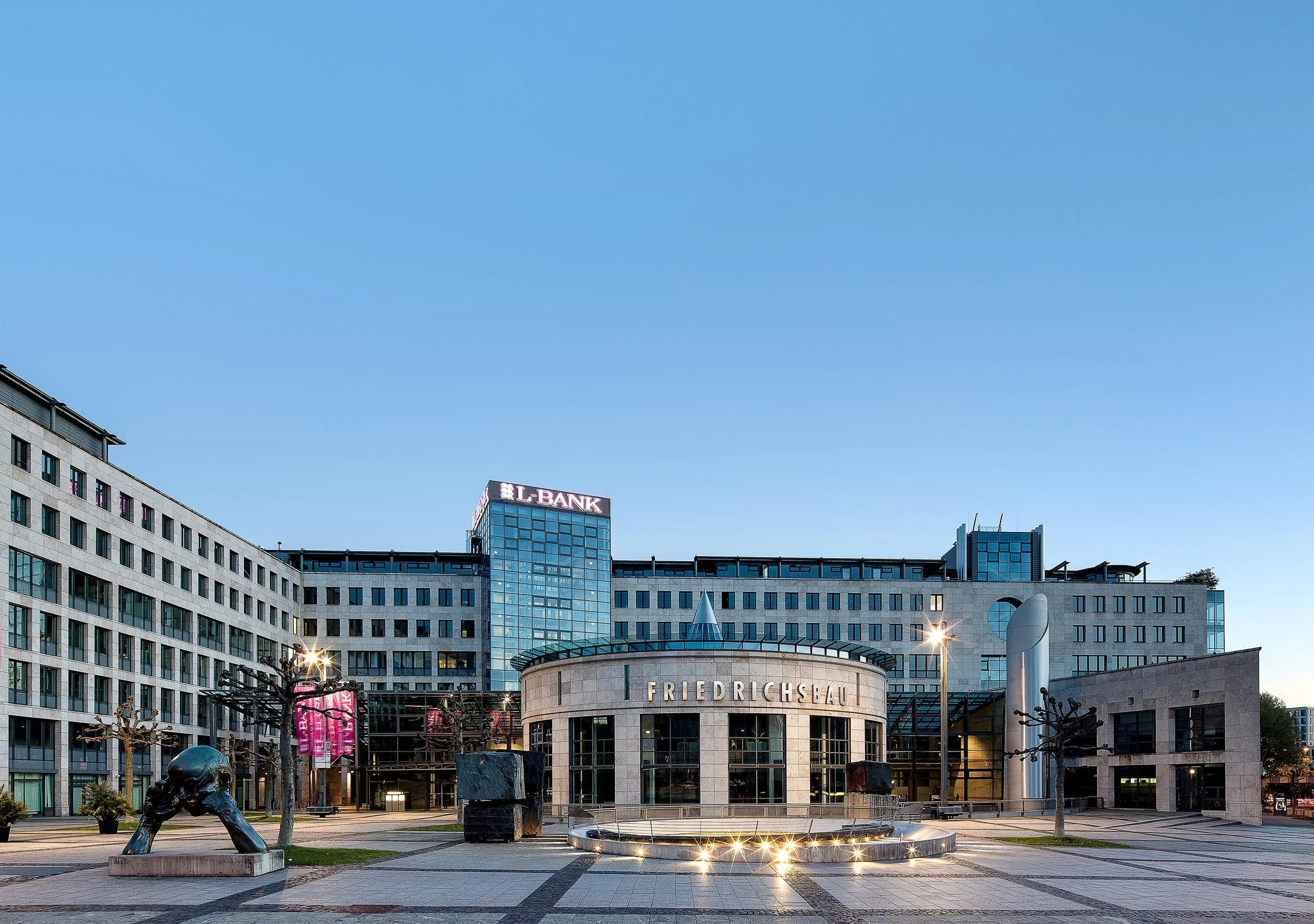 Stuttgart — Daniel Stauch — Daniel-Stauch-Friedrichsbau_57A9279_101x71.jpg