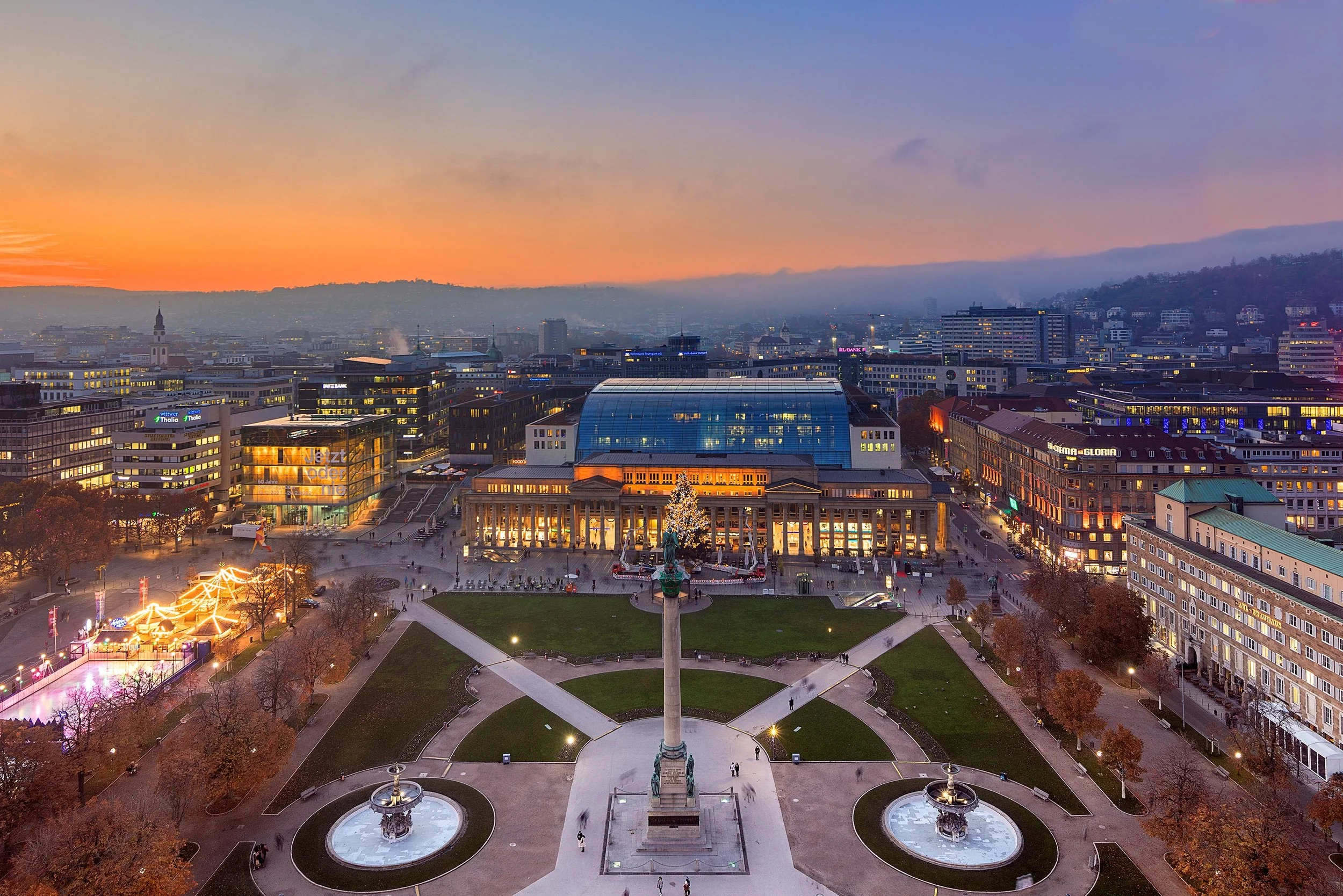 Stuttgart — Daniel Stauch — Schlossplatz Stuttgart sunset