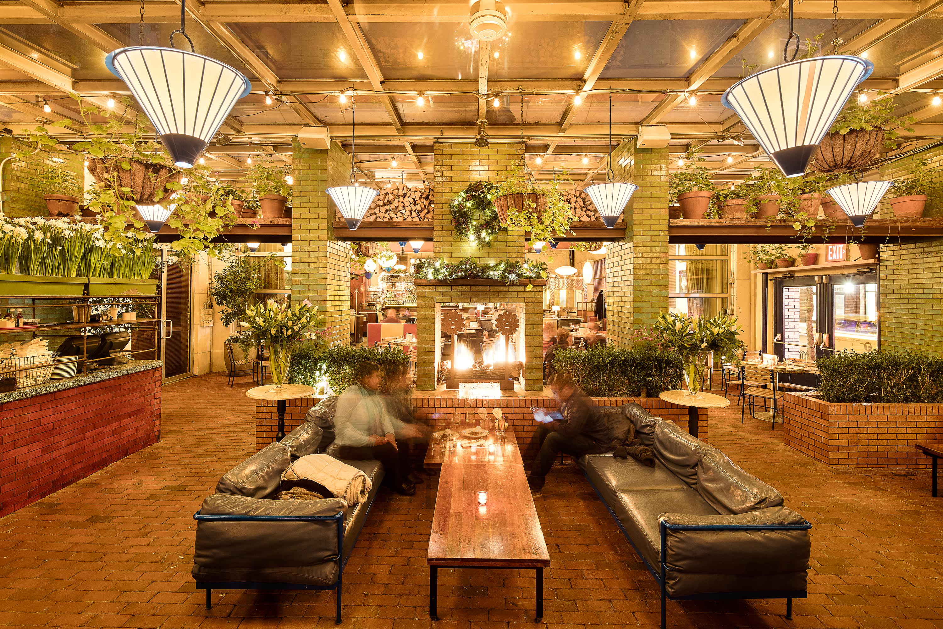 Bowery Bar · New York — Lighting design photography by Daniel Stauch, lighting design by Marras & Curtis